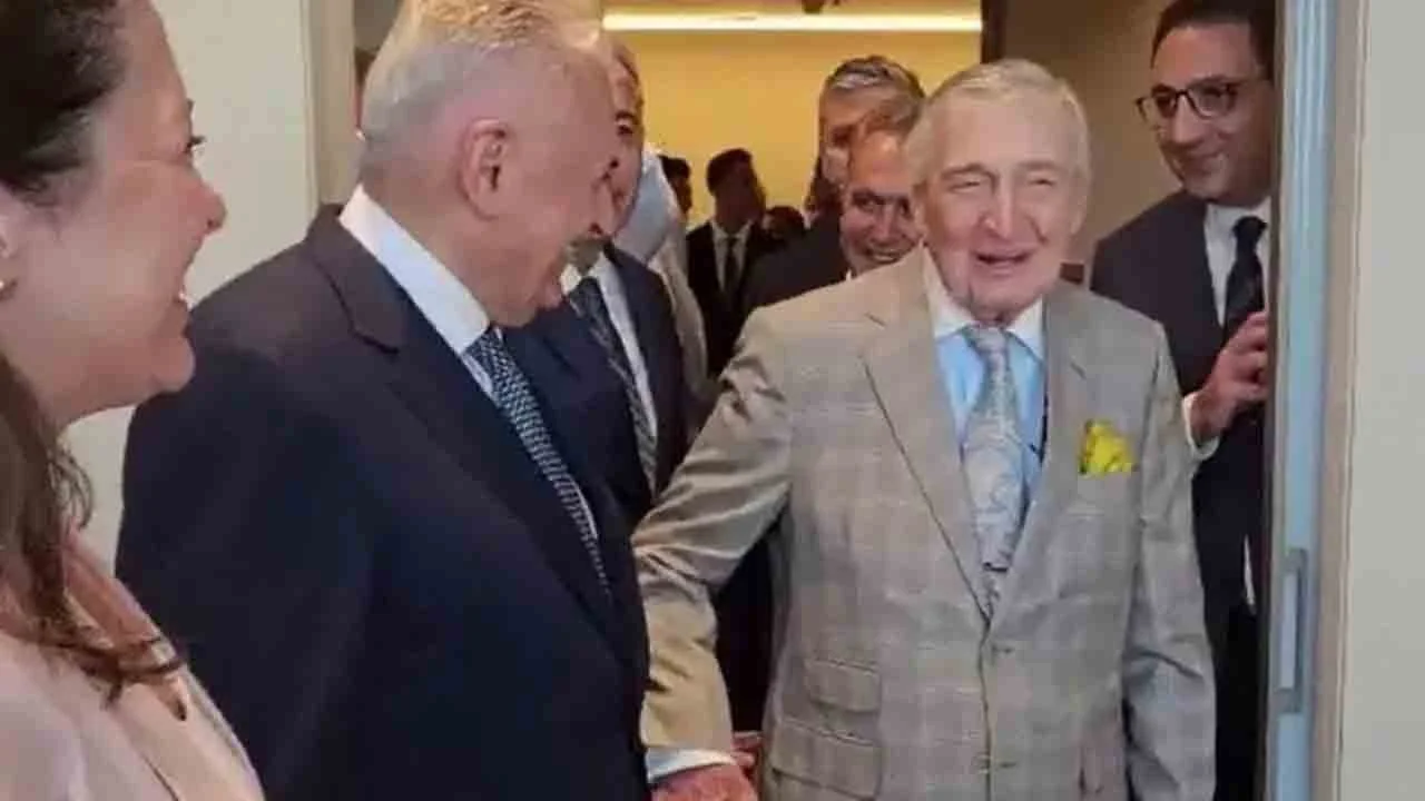 HÜDA PAR’dan ahlaksız Koç’a bir tokat daha! “Mizah değil, terbiyesizlik!”