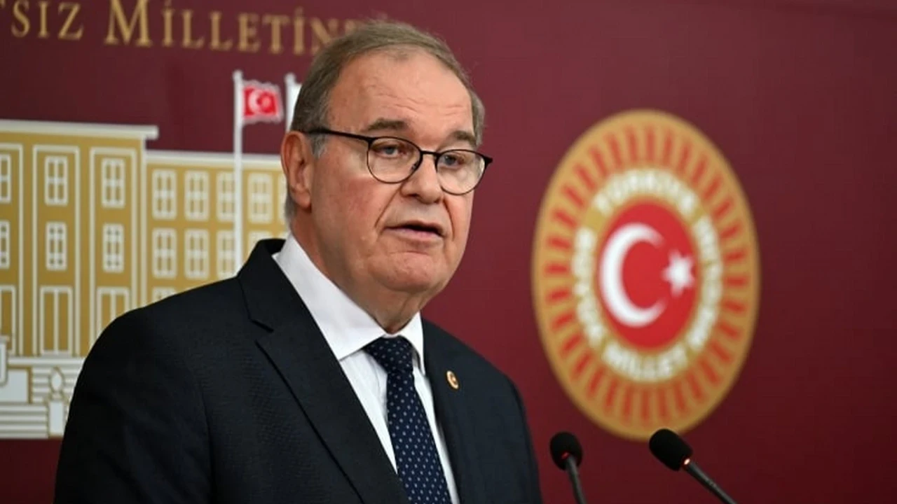 CHP'nin yeni Grup Başkanı Faik Öztrak oldu