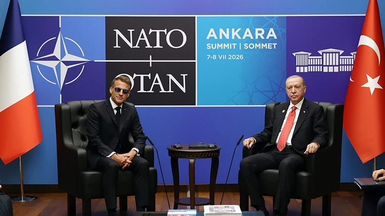 Cumhurbaşkanı Erdoğan, Fransa lideri Macron ile görüştü