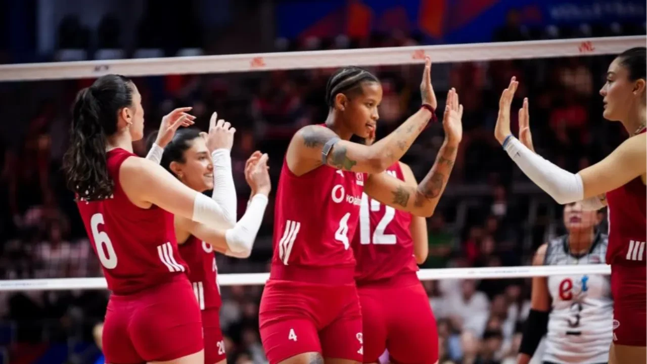 Filenin Sultanları Tayland'a geçit vermedi! Geriden gelip galibiyetle finale çıktılar