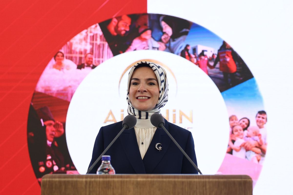 Bakan Göktaş, 'Koruyucu Aile Günü'nü kutladı
