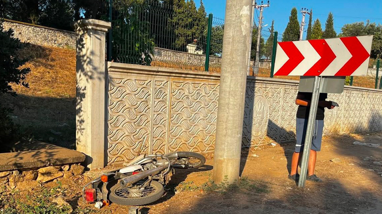Motosiklet elektrik direğine çarptı! Sürücü yaşamını yitirdi