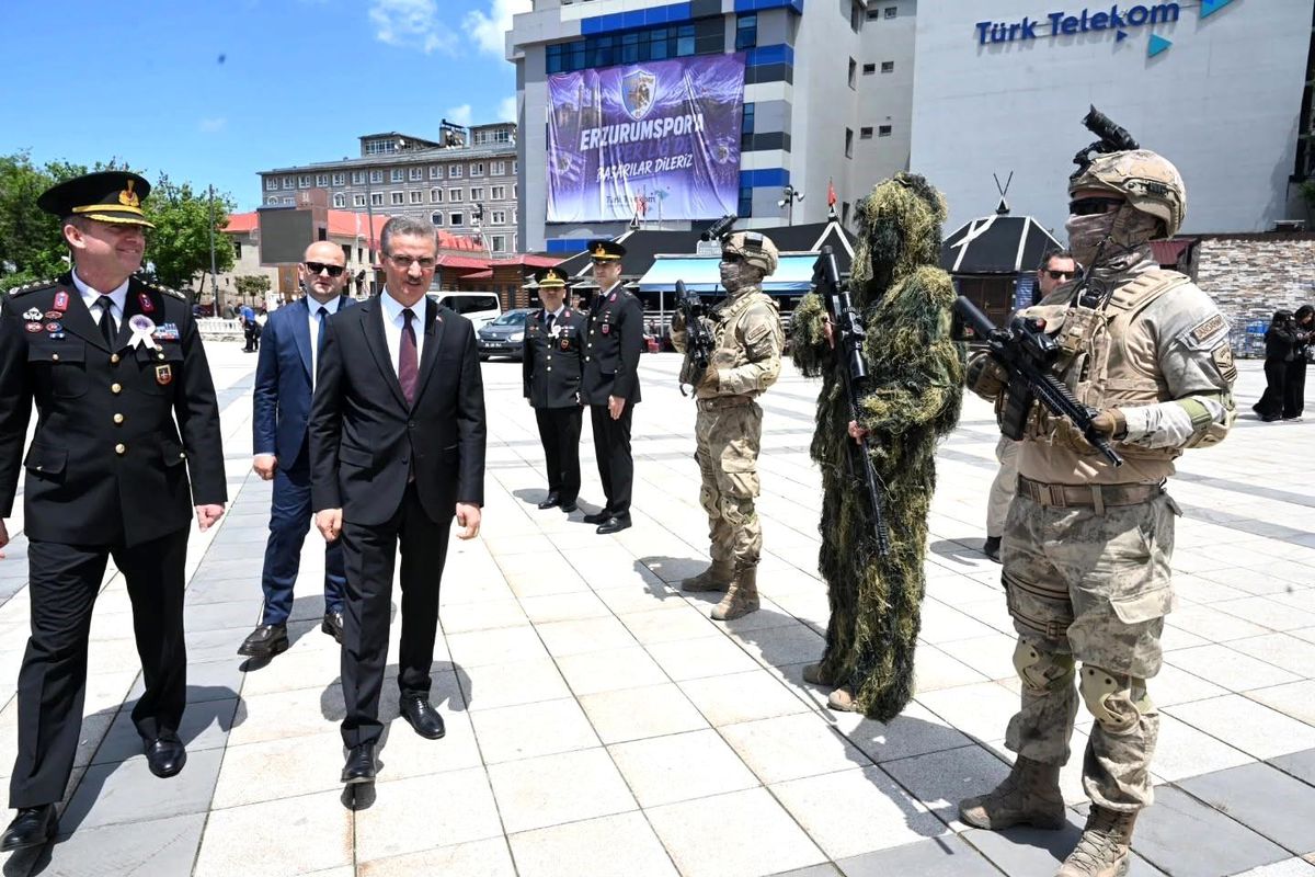 Erzurum'da jandarmanın 187. yılına özel tanıtım standı