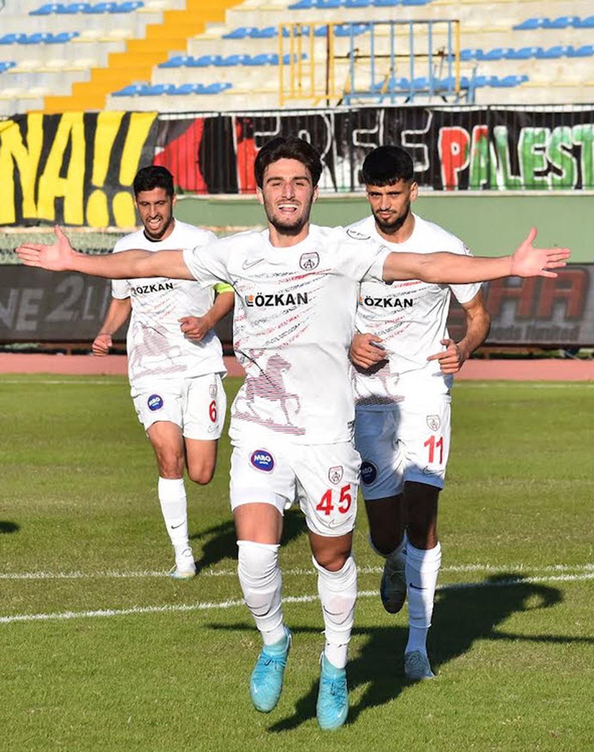 Küme düşürülen Altınordu'da transfer sürüyor