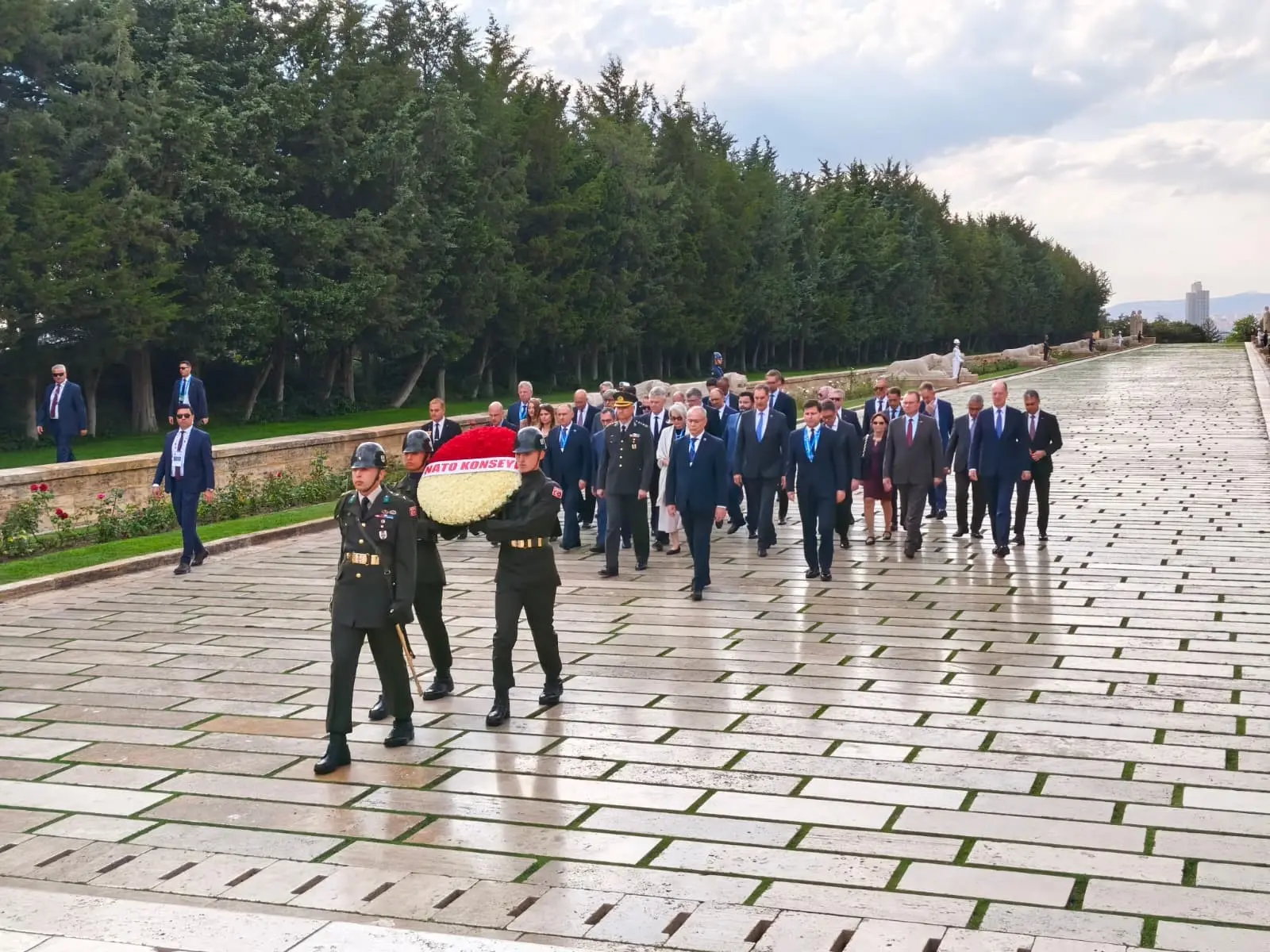 NATO Ankara Zirvesi... Daimi Temsilciler heyeti, Anıtkabir'i ziyaret etti