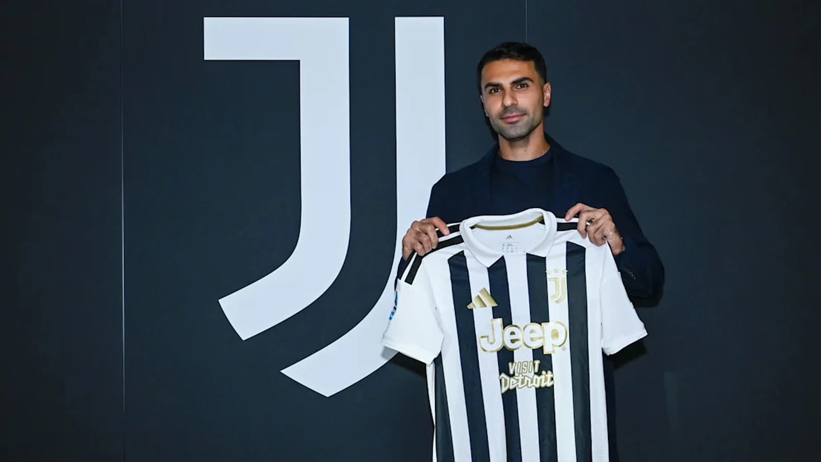 Roma'ya veda eden Zeki Çelik, Juventus'a imza attı