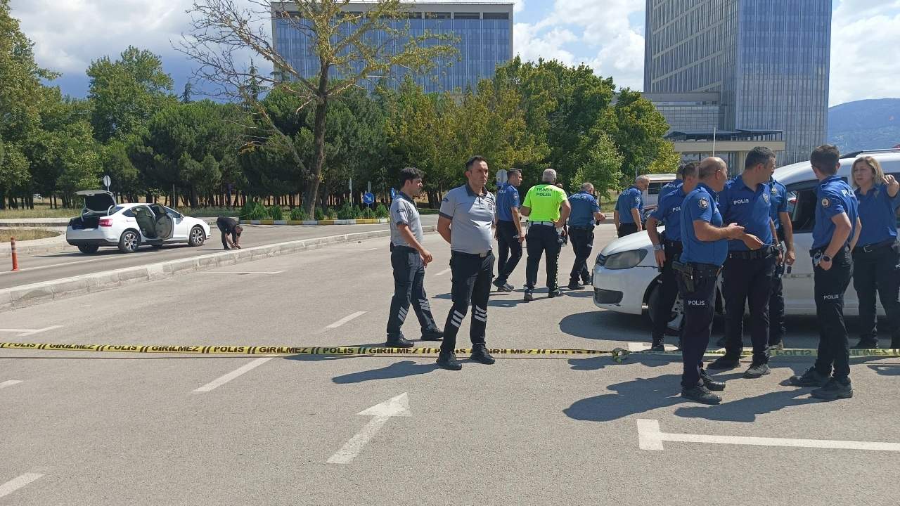 Boşanma davası sonrası adliye otoparkı savaş alanına döndü: 5 gözaltı