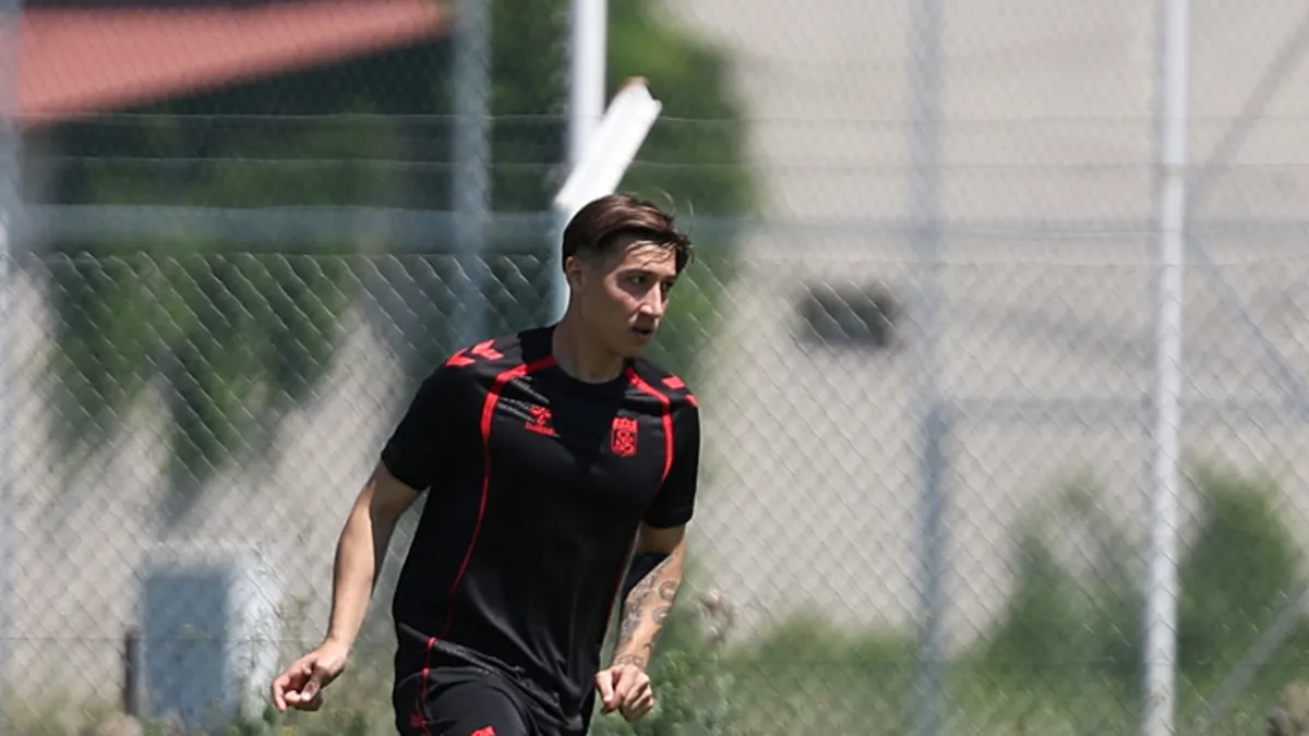 Sivasspor'un stoperi Mert Çelik: "Süper Lig'de de bu formayı giyeceğim"