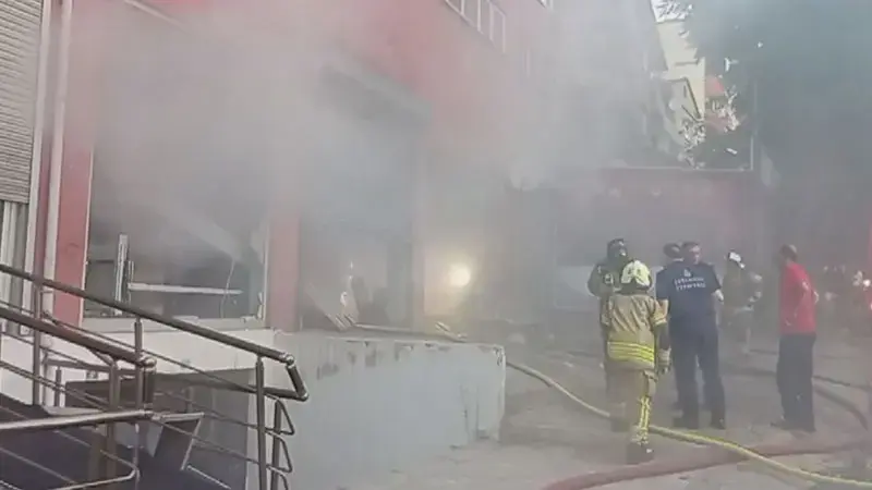 Pendik'te sabun üretim fabrikasında yangın