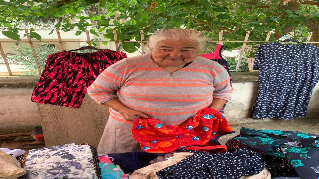 80 yaşında, İstanbul'un 4 farklı adasını gezerek pazarcılık yapıyor