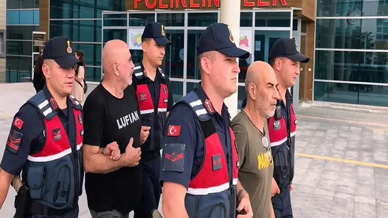 Adli kontrol şartı ile serbest kalan Ezel Akay: Medyada gördüğünüz her habere inanmayınız