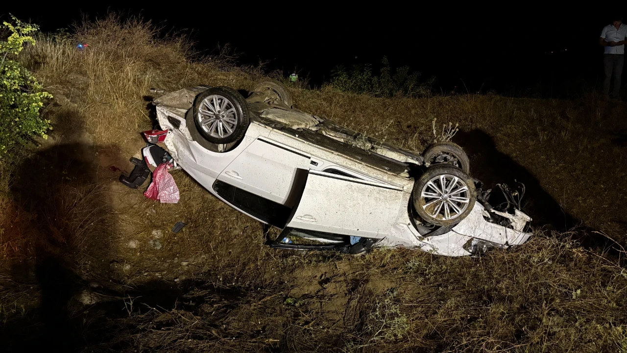Kastamonu'da otomobil şarampole devrildi: Sürücü yaralandı