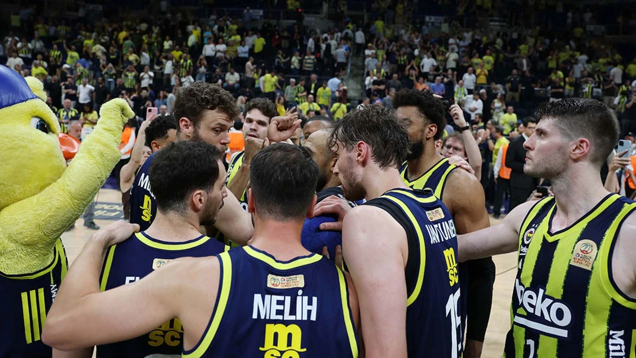 Resmi açıklama geldi! Fenerbahçe Beko’da 2 yıldızla yollar ayrıldı
