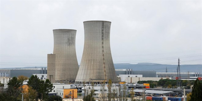 Yüksek sıcaklıkların etkili olduğu Fransa'da 3 nükleer reaktörün faaliyeti askıya alındı