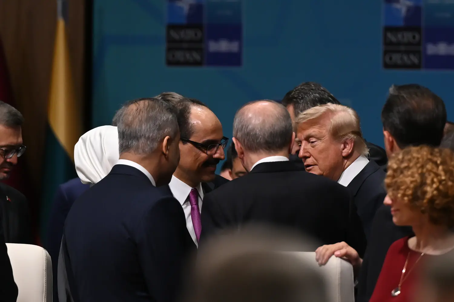 NATO Zirvesi'nde dikkat çeken an! İran'ı mı konuştular?