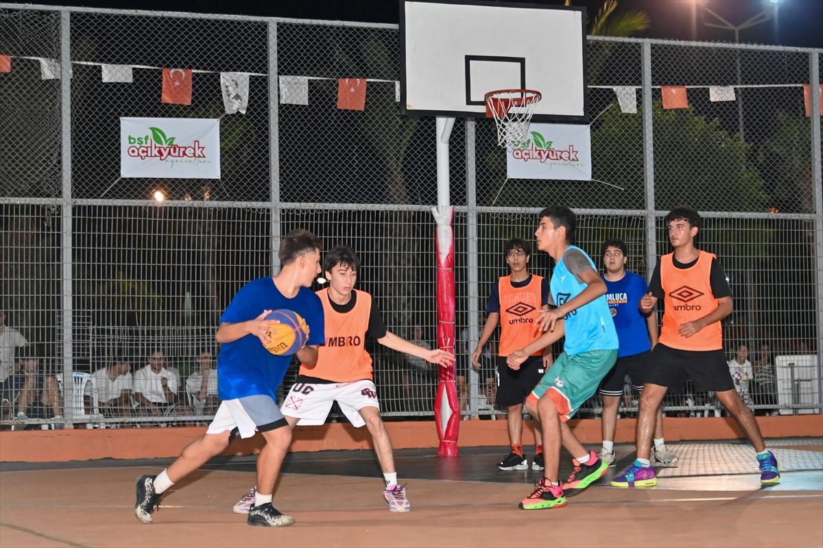 Kumluca'da sokak basketbolu turnuvası tamamlandı