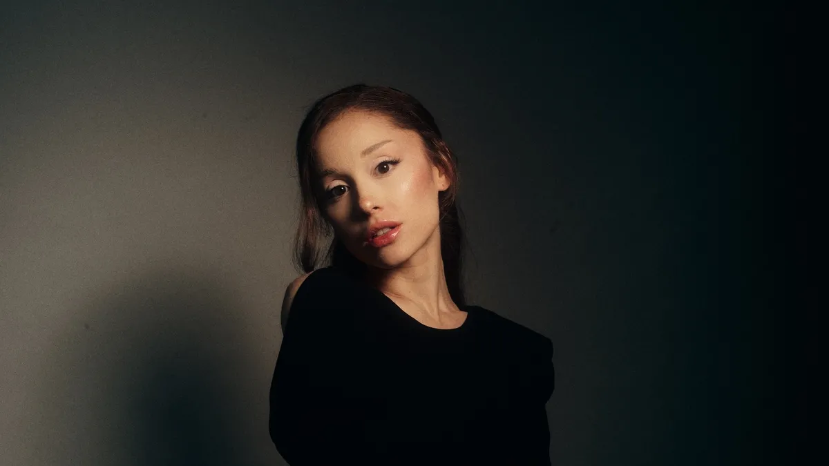Ariana Grande'den yayımlanmamış şarkılar için dava