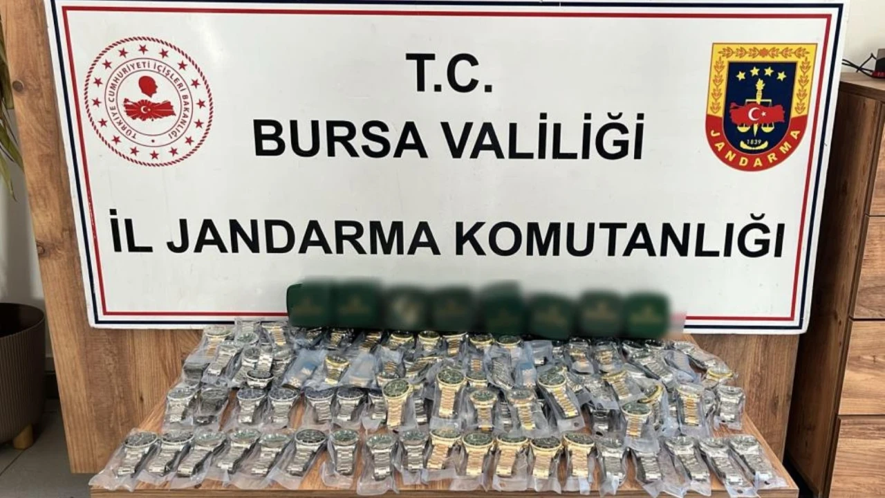 İnegöl'de kaçak saat operasyonu: 150 Rolex ele geçirildi