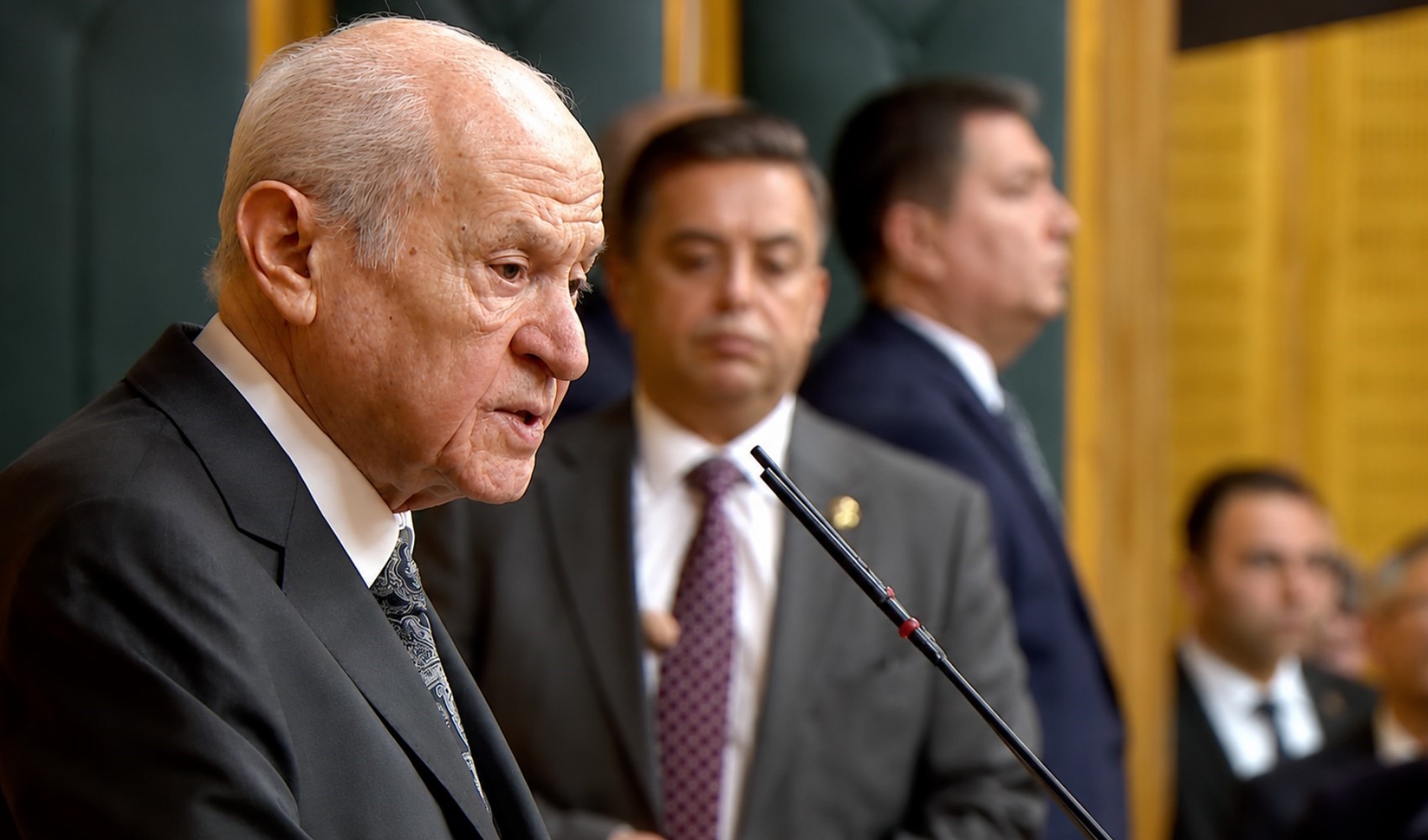 Bahçeli’den, Kadir İnanır için taziye mesajı