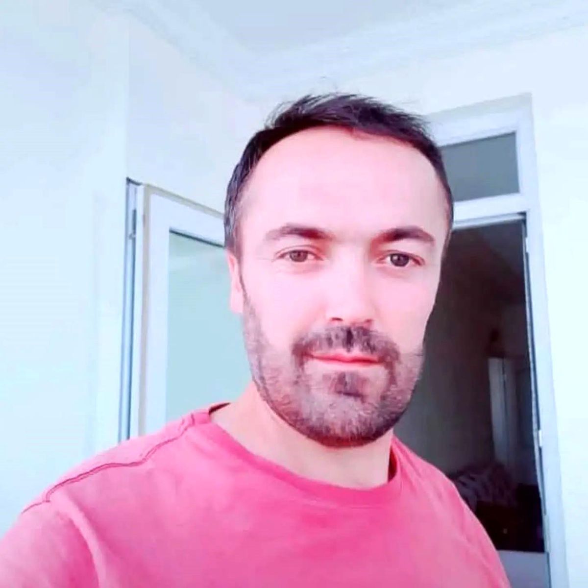 TEM'de yolcu otobüsünün bariyerlere çarptığı kazada ağır yaralanan kişi öldü