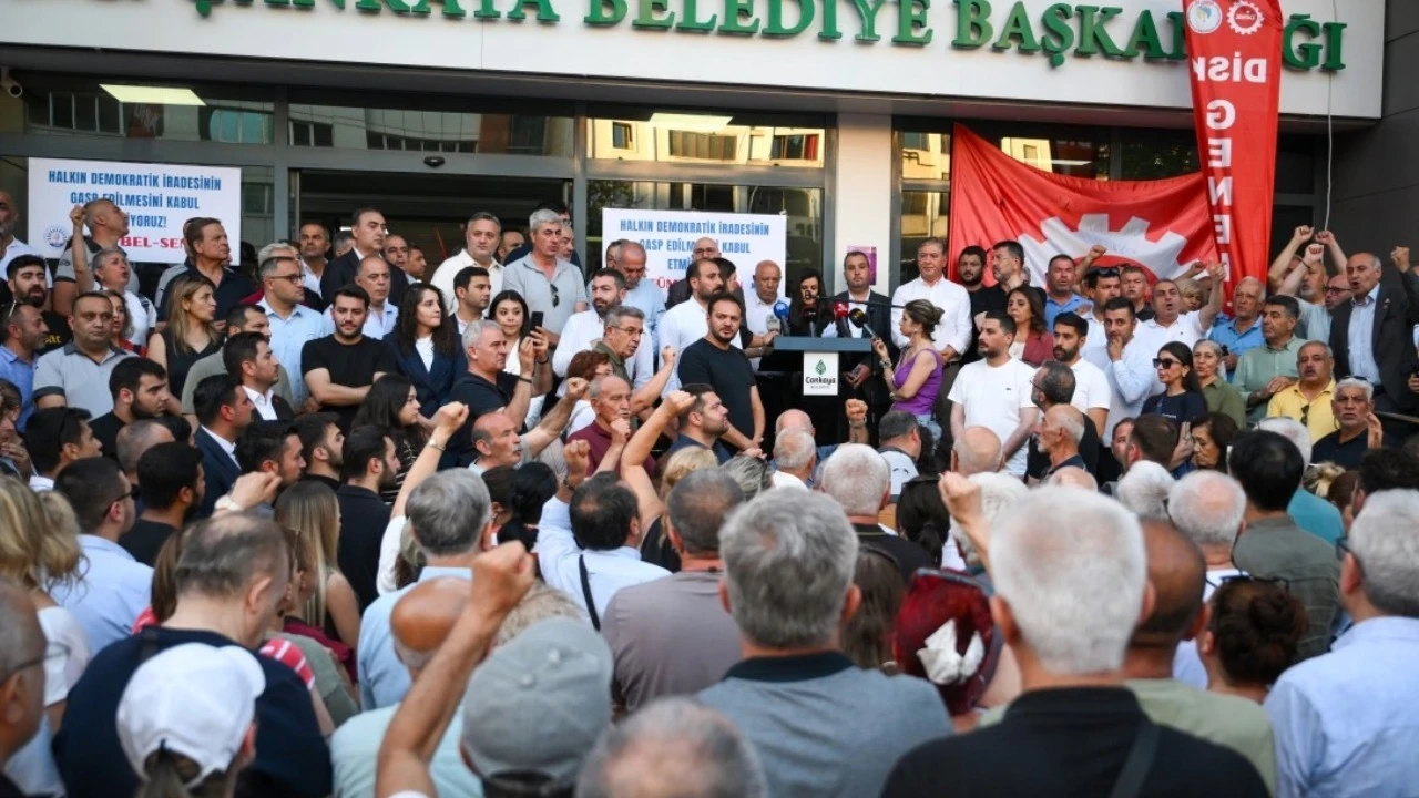 Çankaya Belediyesi önünde gözaltı kararlarına tepki