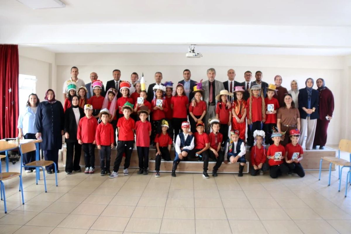 İl Milli Eğitim Müdürü Yılmaz, Hisarcık'ta kitap söyleşisine katıldı