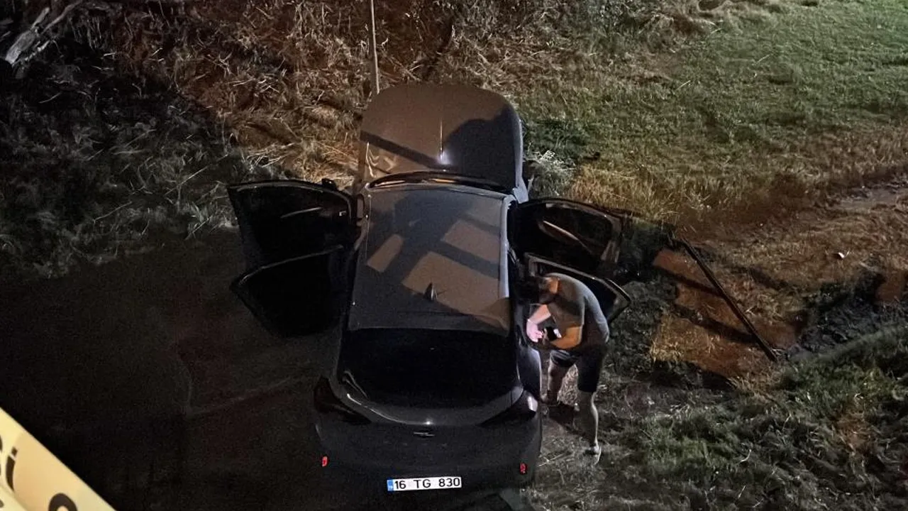 Navigasyona uydu! Otomobiliyle dereye uçtu