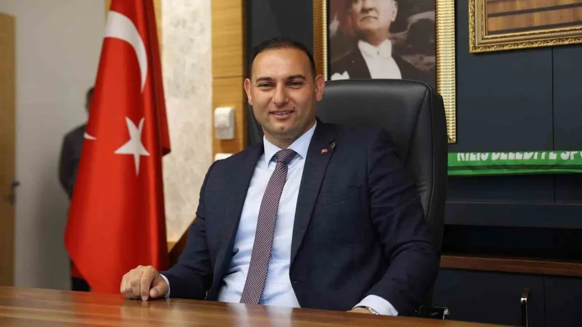 Partide kopuşlar sürüyor! Hakan Bilecen CHP'den istifa etti