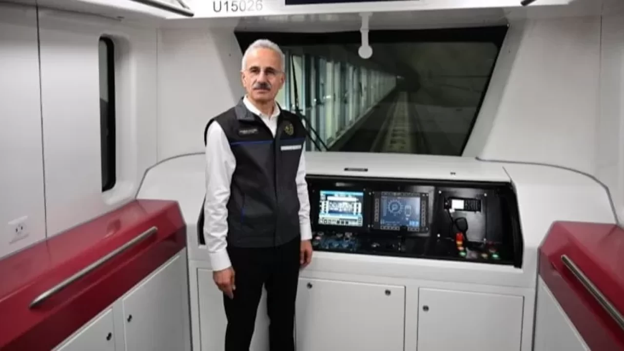Bakan Uraloğlu'ndan İstanbullulara müjde: Halkalı-Arnavutköy metro hattı 19 Haziran'da hizmete açılıyor