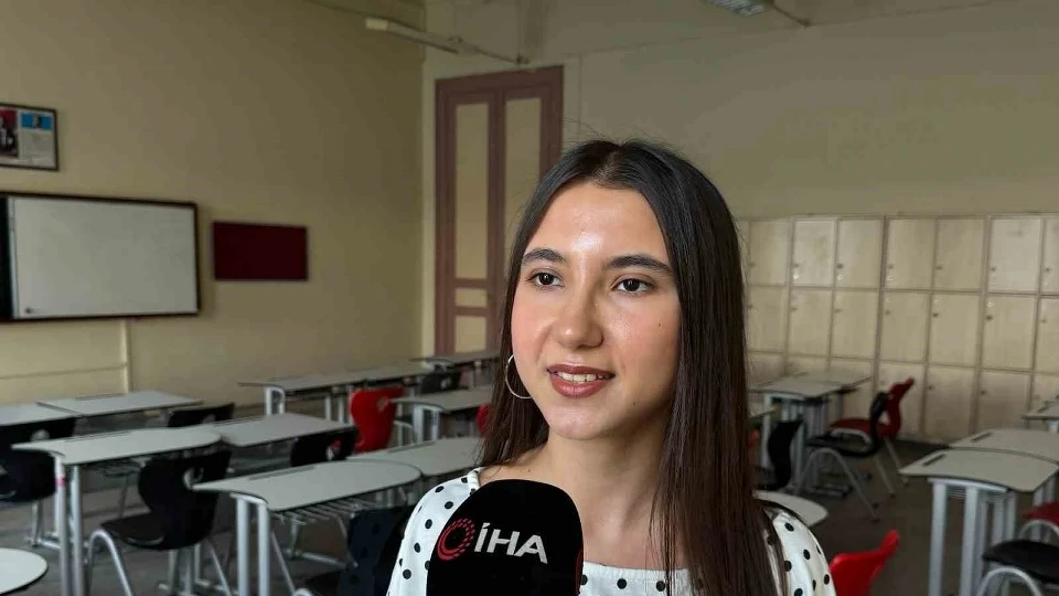 YKS birincisi Tuğsem Bahar başarısının sırrını anlattı: 10. sınıfta başladı, 500 tam puanla Türkiye 1'incisi oldu! Kabataşlı gencin ilham veren başarısı