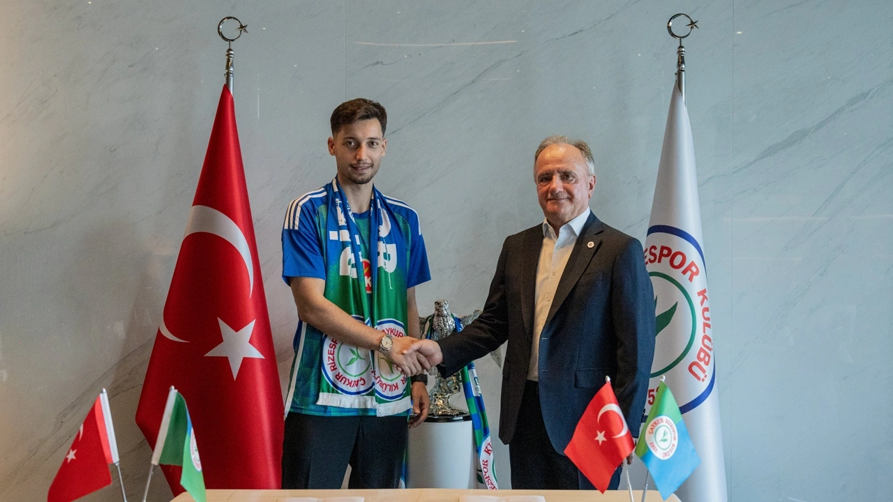 Beşiktaş'tan ayrılıp Süper Lig takımına transfer oldu