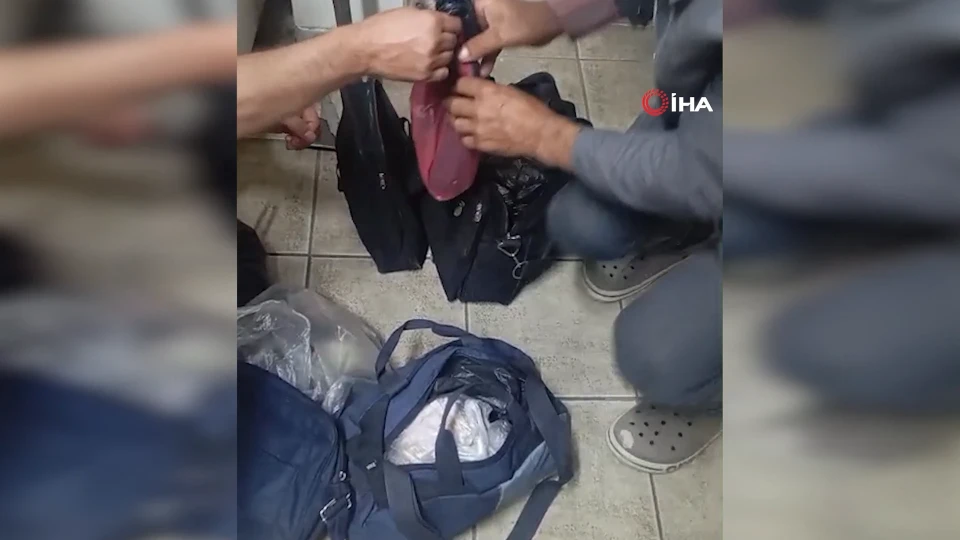Bursa’da Boş Dükkânda Yaşayan Şahsın Biriktirdiği Para Dikkat Çekti