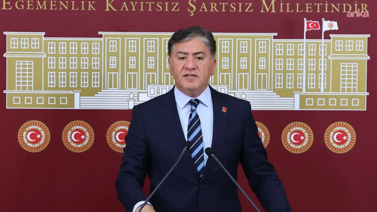 CHP'li Emir: Kurultayın yapılması için salt çoğunluk sağlandığında Genel Başkanın elinde seçenek yoktur