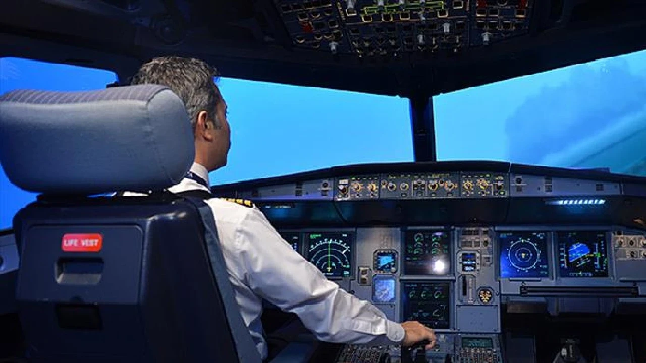 Lisanssız pilot skandalı: 16 yıl boyunca uçtu, milyonlarca dolar kazandı