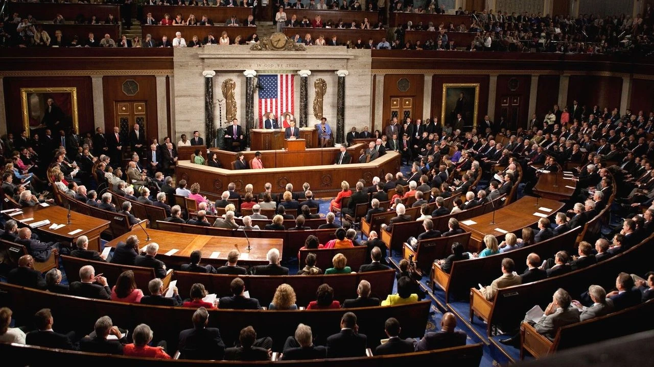 Trump'tan Senato'ya: Düşmana yardım ediyorsunuz