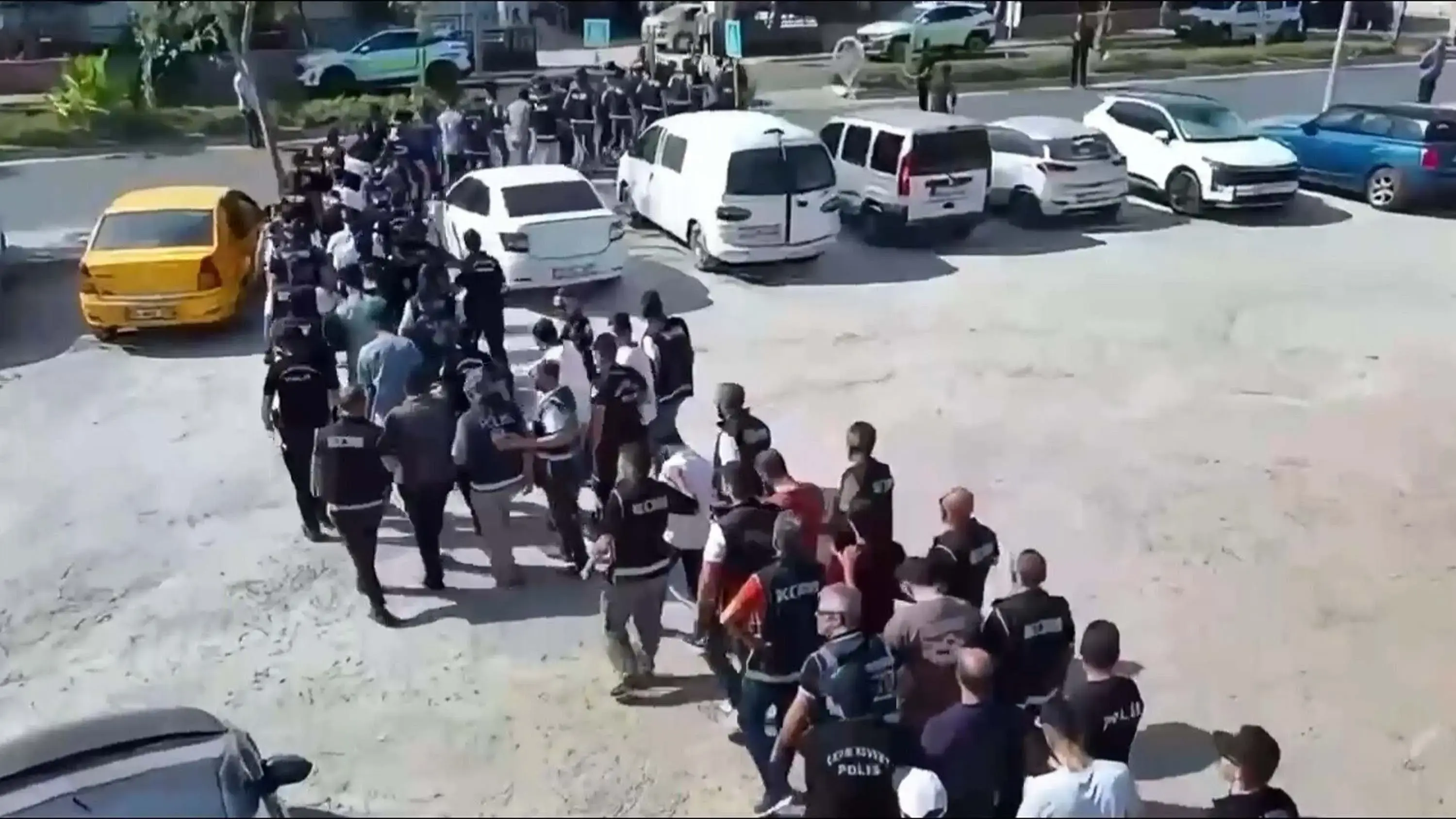 Vize başvurusu yapanları tuzağa düşürdüler! 27 tutuklama
