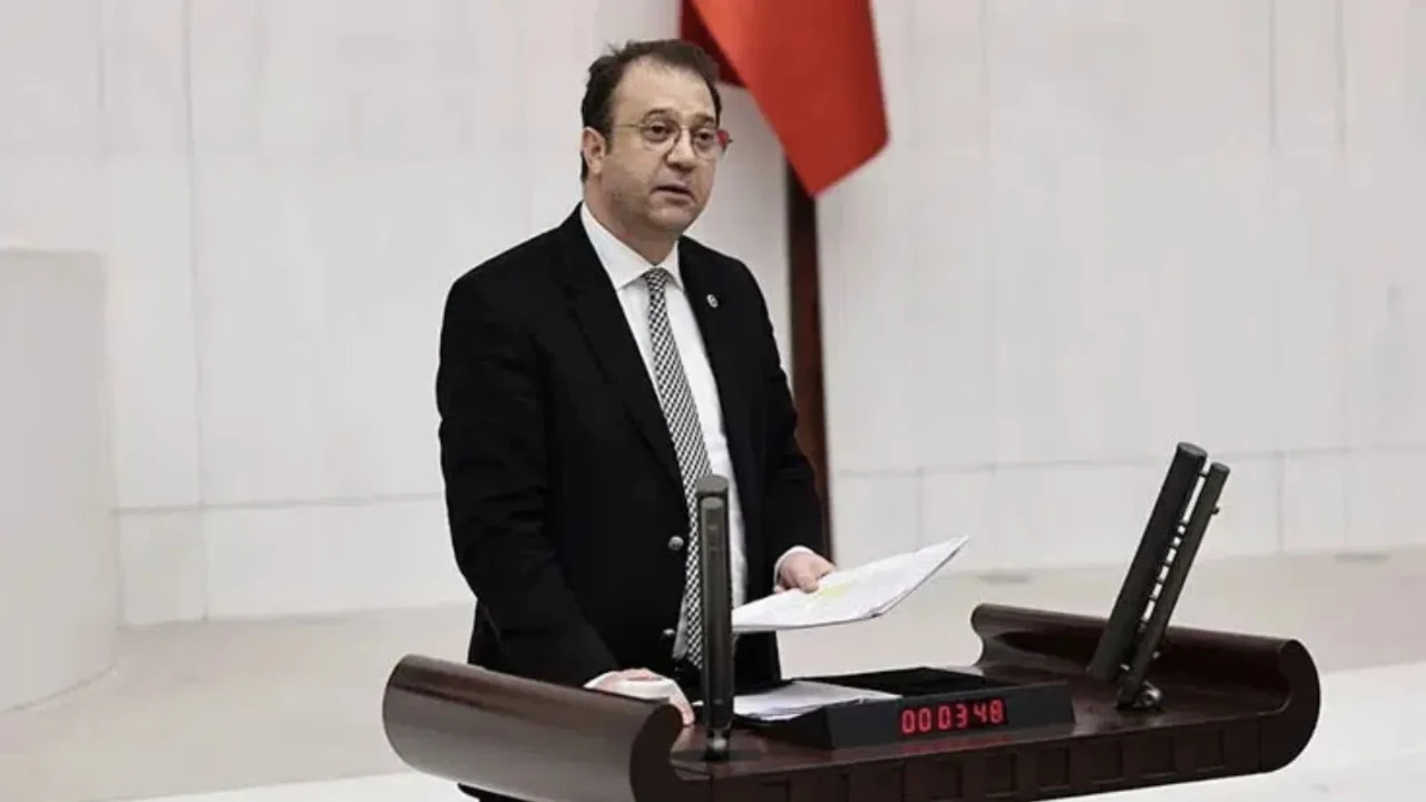 Bisikletli valiyi hedef almıştı; CHP'li Alp bu kez Yeni Parti'yi bombaladı