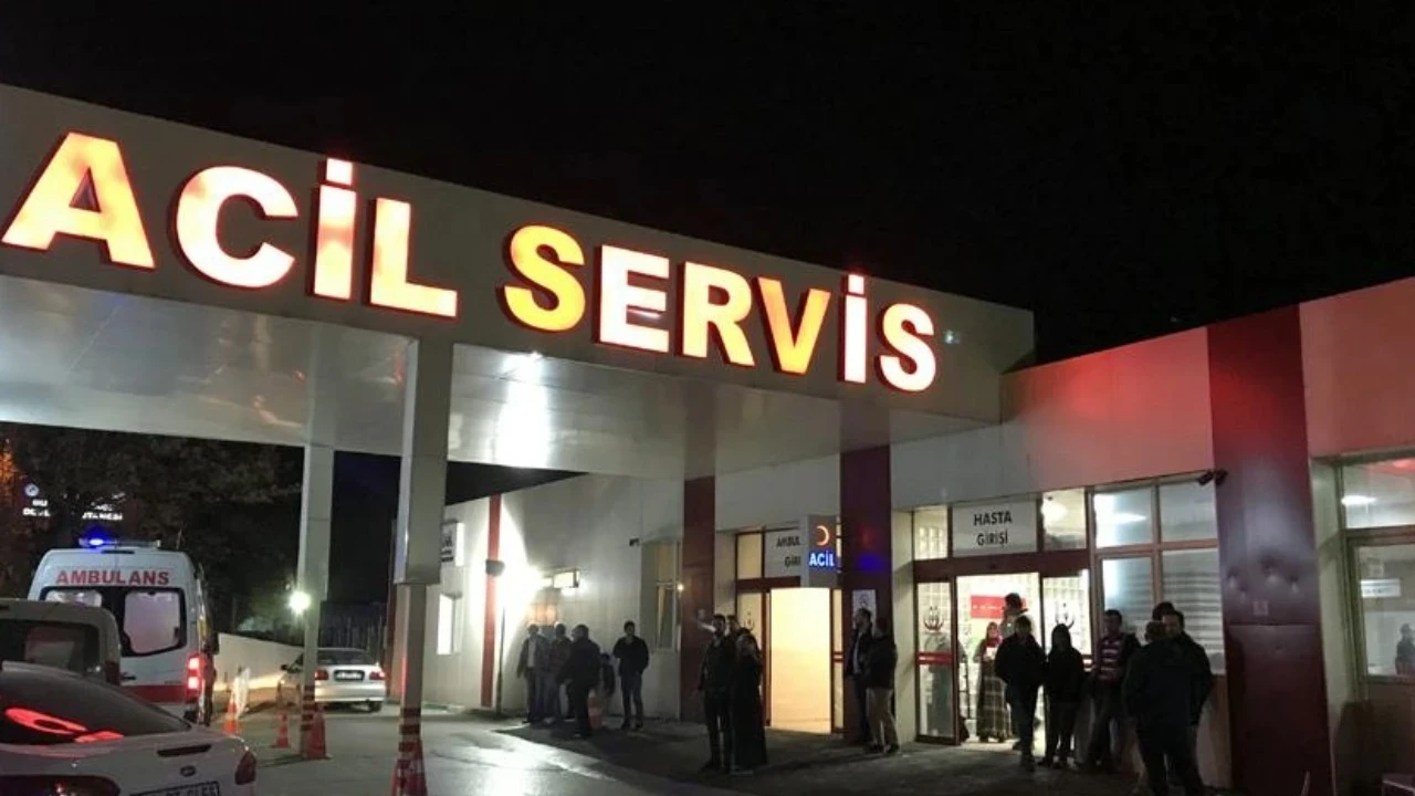 Yıldırım isabet eden genç yaralandı
