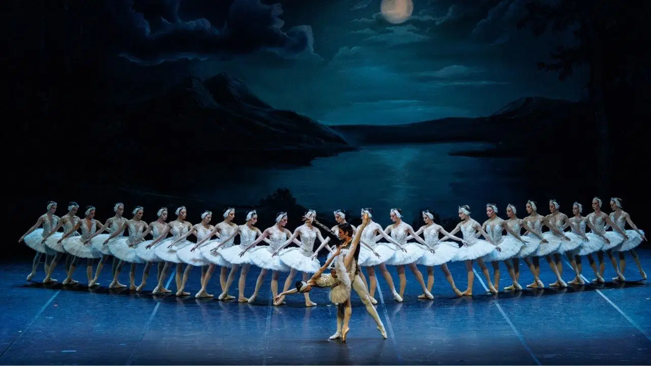17. Uluslararası İstanbul Opera ve Bale Festivali, 'Kuğu Gölü' balesi ile sona erdi