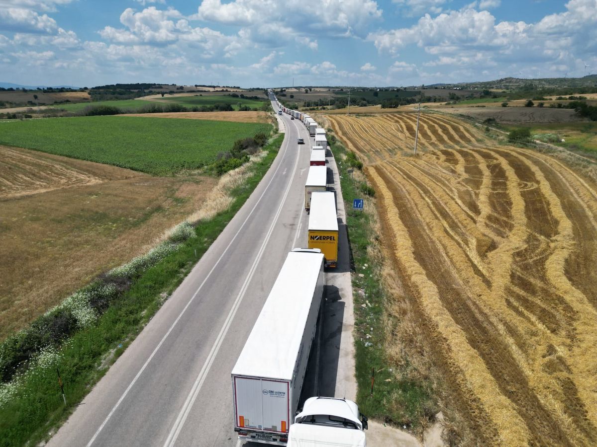 Hamzabeyli Sınır Kapısı'nda 20 kilometre TIR kuyruğu