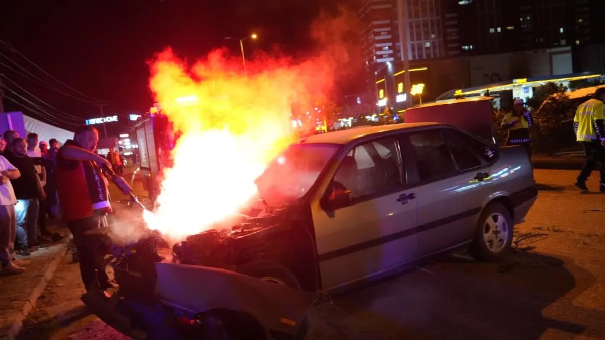 Kastamonu’da katliam gibi kaza! Yaralıya müdahale edenlere başka araç çarptı: Yaralılar var