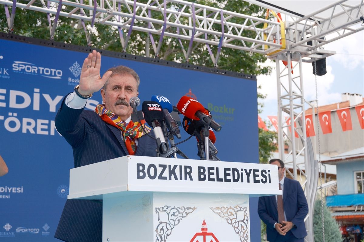 BBP lideri Destici: NATO Zirvesi ev sahipliğinden büyük gurur duydum