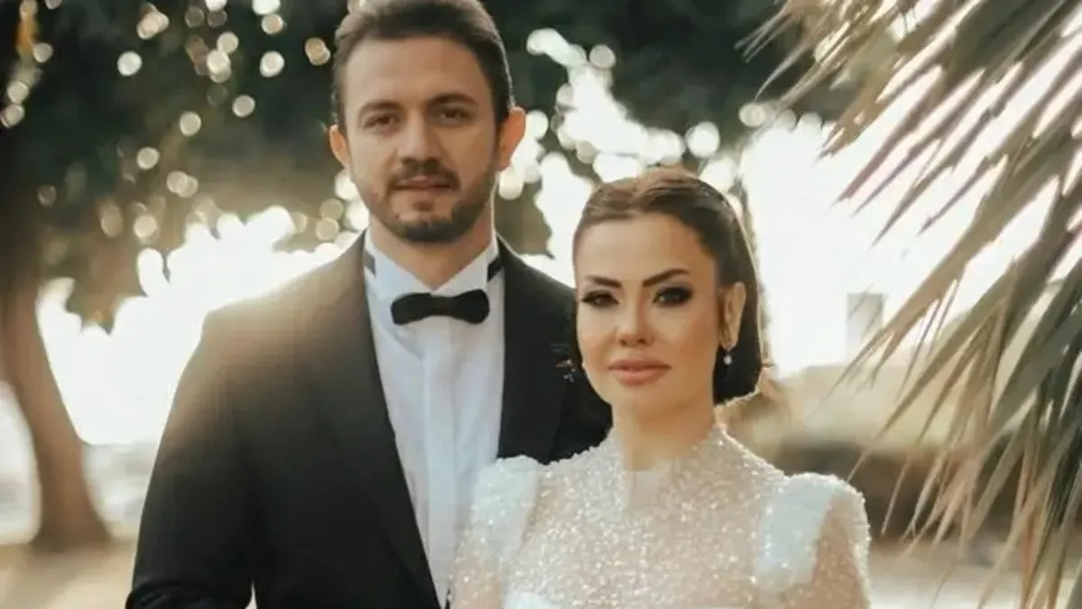 Şarkıcı Lara İranlı eşinden boşanıyor!