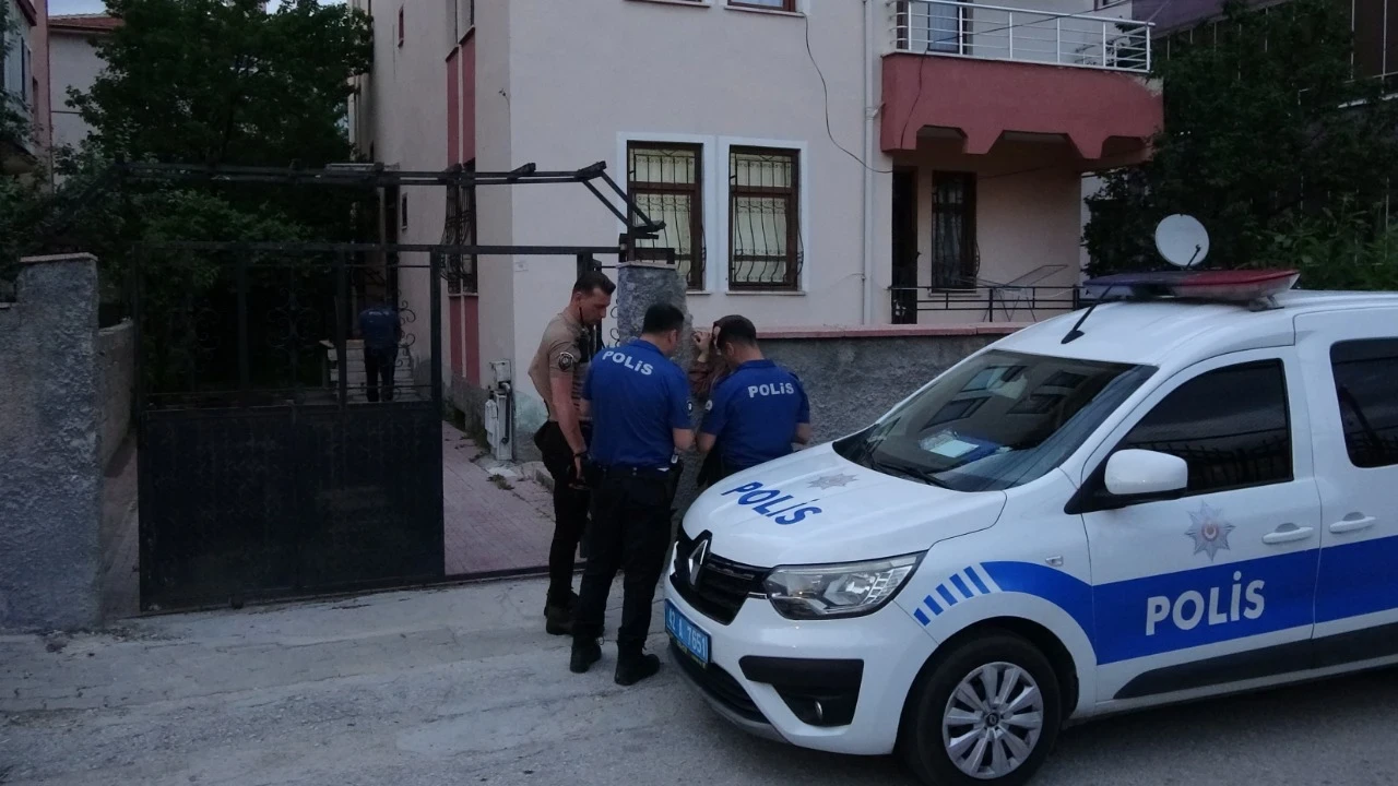 Konya’da koca vahşeti! Çocuklarının gözü önünde boynundan bıçakladı