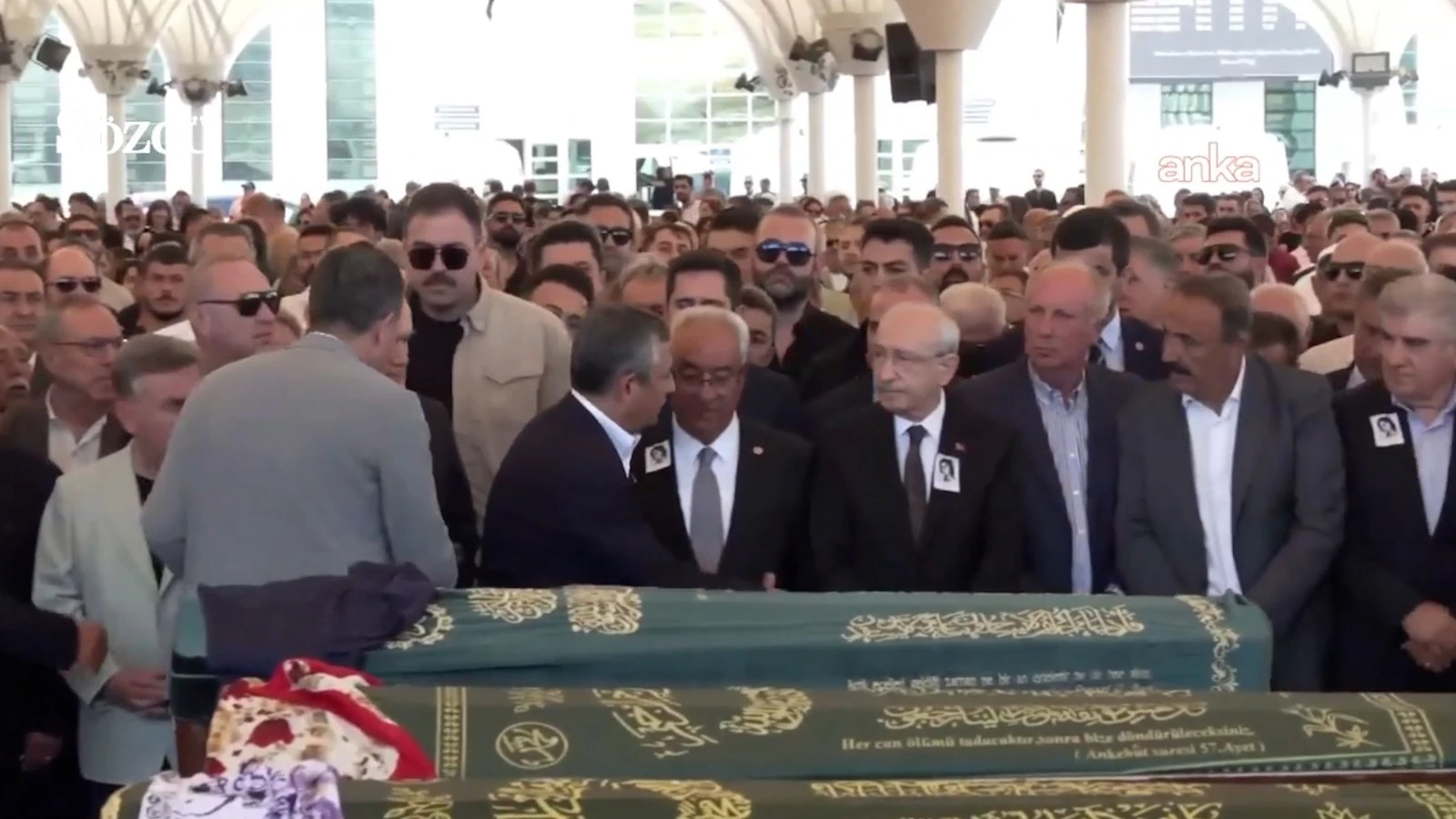 Özgür Özel ve Kemal Kılıçdaroğlu cenazede yan yana