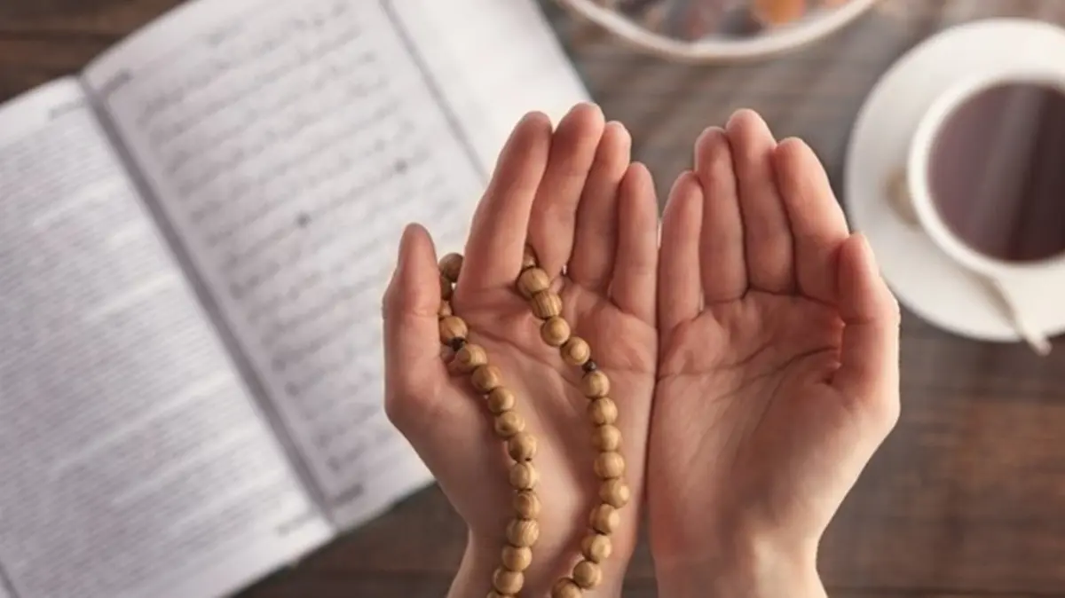Cuma günü sela ile ezan arasında okunacak dua nedir" Cuma Suresi 9-10-11. Ayetleri ve cuma duaları