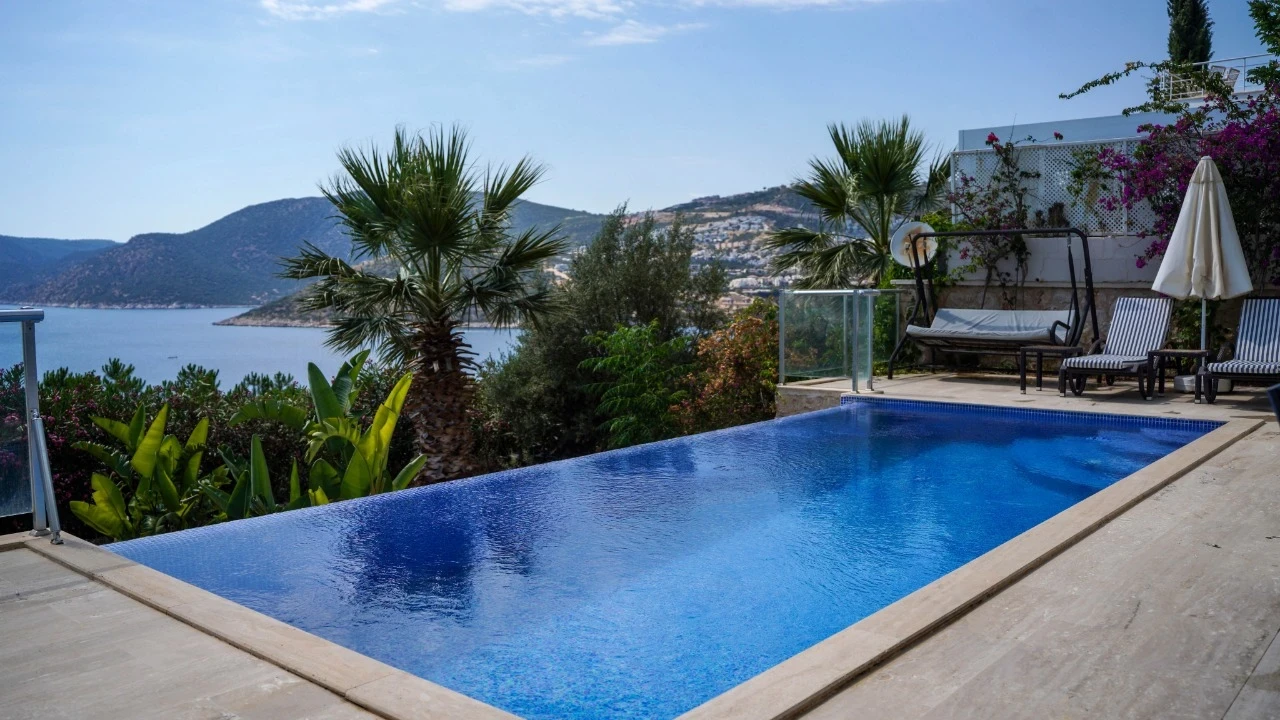 Kaş ve Kalkan’da villa tatili cep yakıyor! Haftalık fiyatlar 500 bin TL’ye çıktı