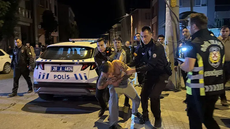 Polise direnen alkollü sürücü biber gazı ile etkisiz hale getirildi