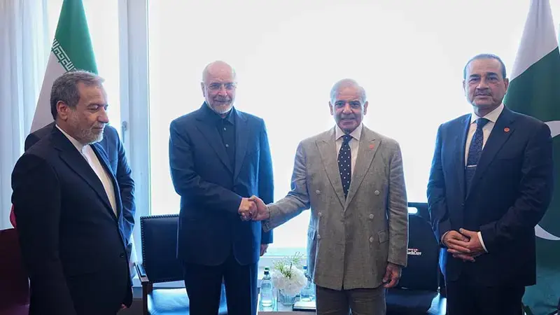Pakistan Başbakanı Şerif, İran müzakere heyeti ile bir araya geldi
