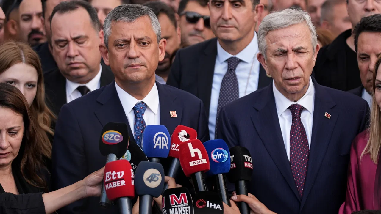 Fatih Atik'ten sarsıcı Mansur Yavaş iddiası! Özgür Özel'in yanında olma nedenini açıklamış: Kamyon istediler göndermedim